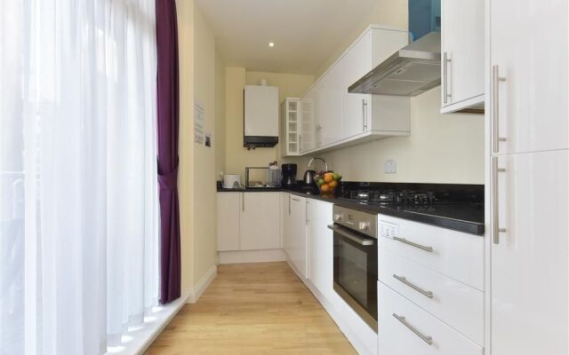 Chancery Lane - 1 Bedroom Apartment, 4Th Floor - Aak 48752