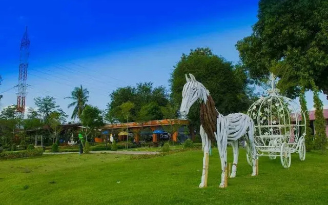 River & Flowers Resort