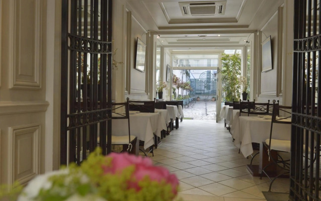 Hotel Unic Renoir Saint Germain