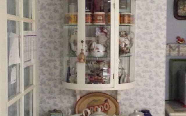 Teapot House