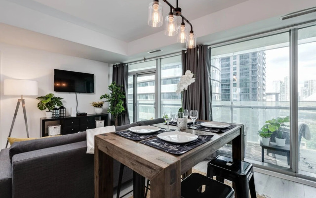Applewood Suites - York Street Condo