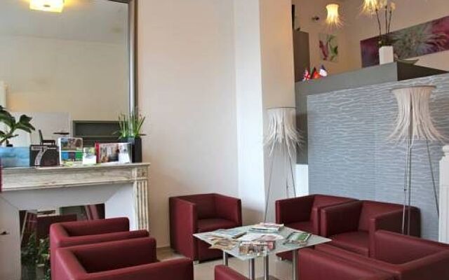 Albert Premier Hotel