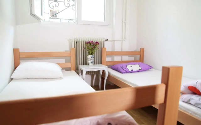 Hostel Jellostone