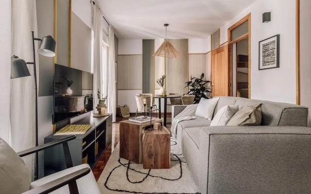 Abaj - 2 Bedrooms in Malasa A-universidad