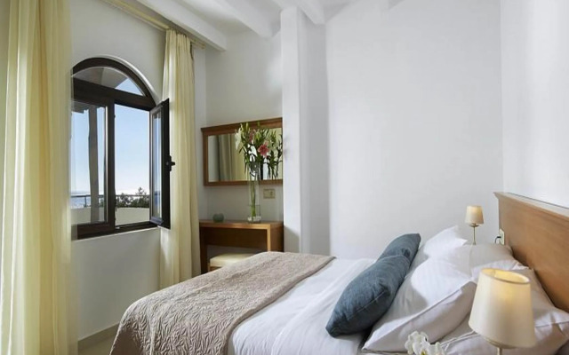 Coriva Beach Hotel & Bungalows