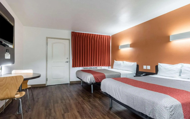 Pacific Inn