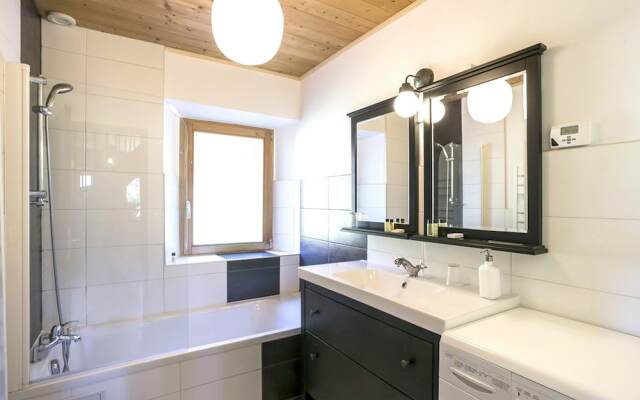 Chalet With 5 Bedrooms in Bourg-saint-maurice, With Wonderful Mountain