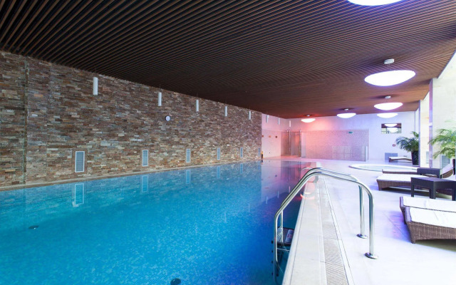 Metropolis Hotel