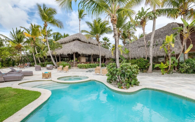 Luxury Villa with Beachfront Eden Roc
