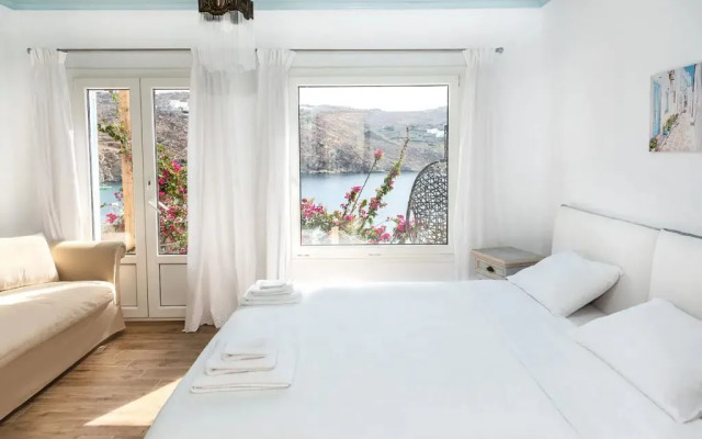 Etesians Suites & Villas