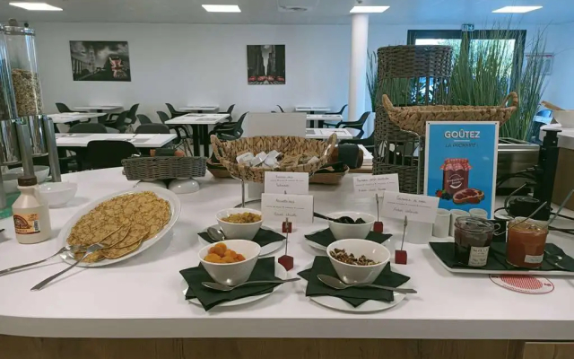 Brit Hotel Confort Loches