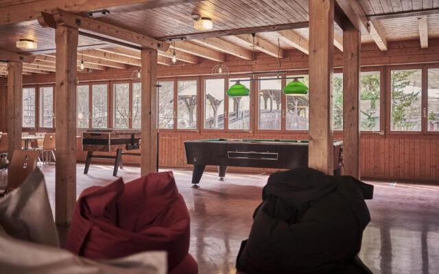 Alpine Base Hostel - Adults only