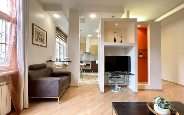 FlatStay (ФлэтСтей) на улице Кирочная 43А