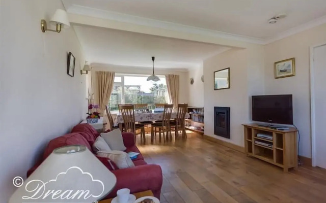 Hillview Bungalow