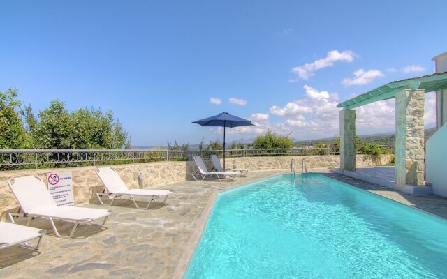 Luxury Villa in Agia Triada With Swimming Pool