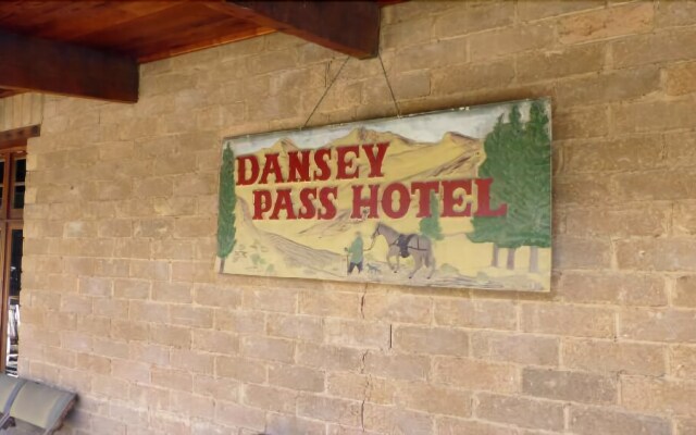 Danseys Pass Coach Inn
