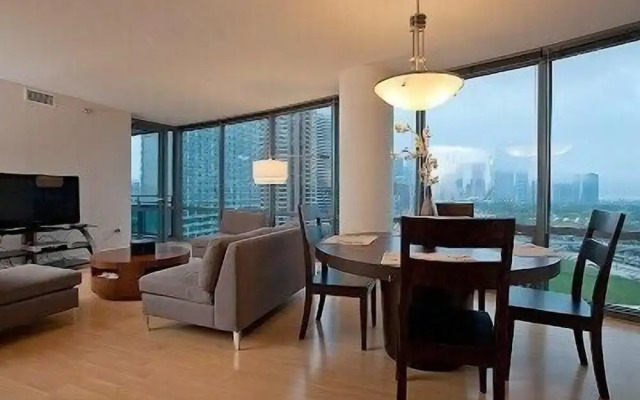 Chicago Downtown Condo - Michigan Ave Suite ID 14-15