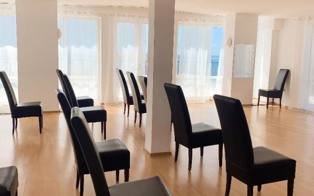 Mint Family Hotel