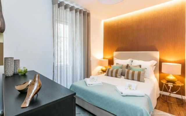 Elegant 2 Bedroom Apartment in Iconic Alfama!