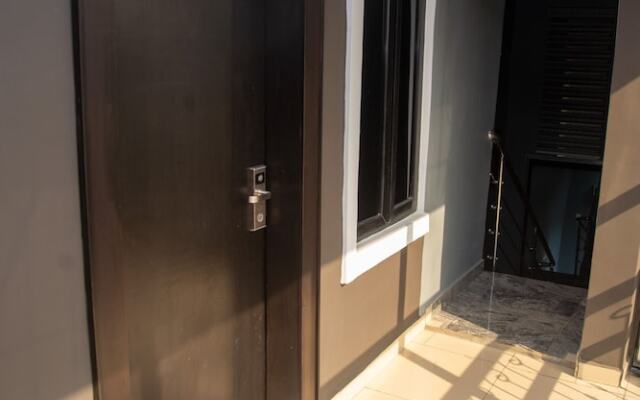 Platinum Apartelle