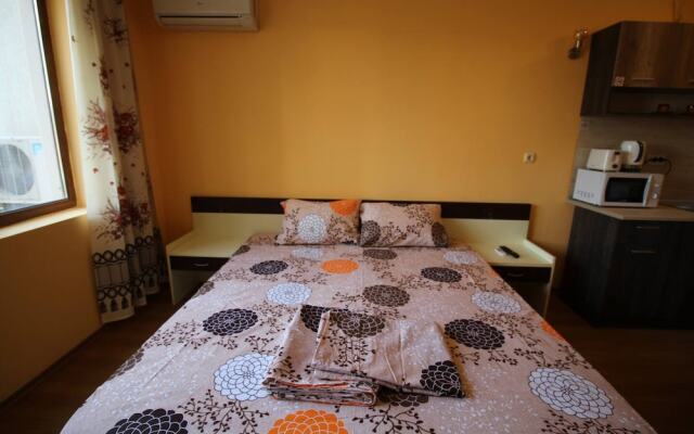 Apartment in Chateau Del Marina Apart Complex