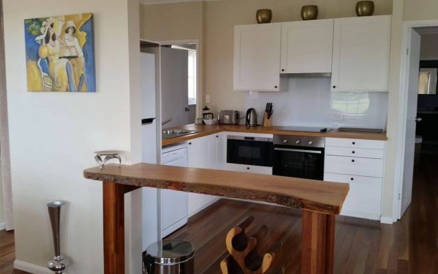 Kernow Charters Towers