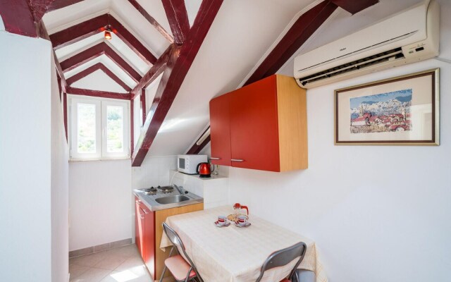 Amazing Home in Slano With 5 Bedrooms and Wifi