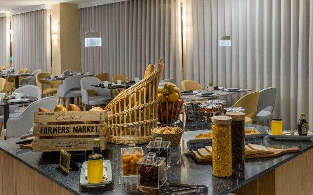 Brit Hotel Paris Orly