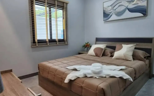 Songmee Pool Villa Nikompattana