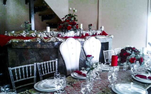 Cliffords Lodge & Spa
