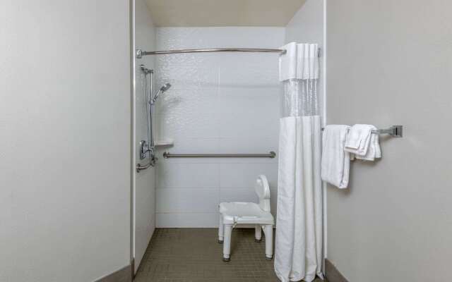 La Quinta Inn & Suites by Wyndham Fairbanks Airport