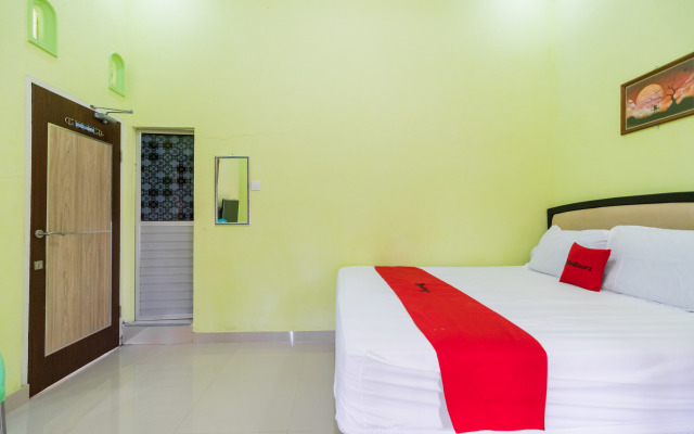 RedDoorz Syariah Near Hot Water Boom Solok Selatan