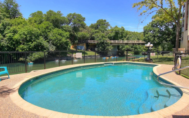 Treetop Villa IC215 by RedAwning