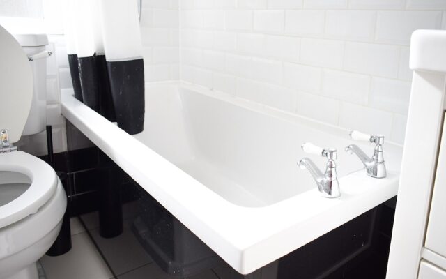 Bright 1 Bedroom Apartment in Edinburgh