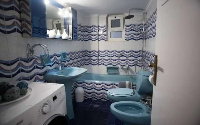 Cozy Apartment With sea View Next to Marina Zeas