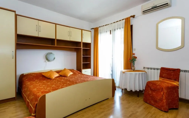 Sunny and Sleek Krk Rooms With Balcony