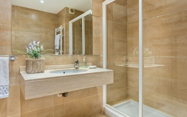 Genteel Home Martinez Campos