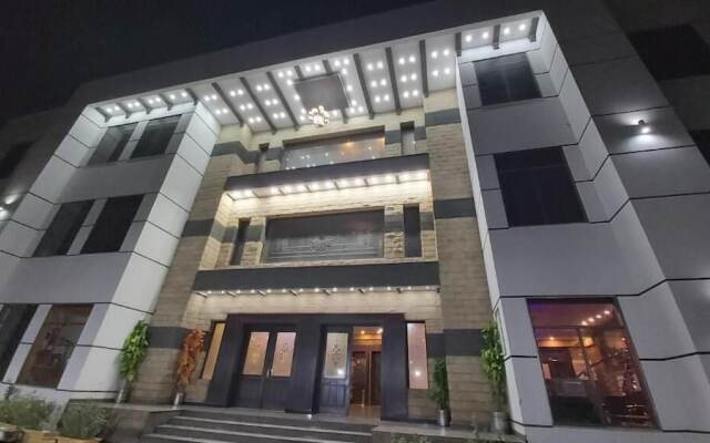 Royaute Luxury Hotel Sialkot