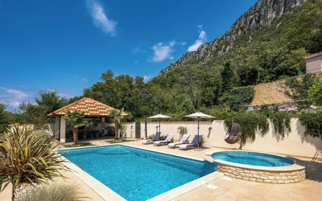 Villa Anna With Private Pool And Garden