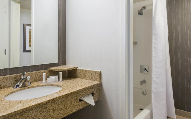 Courtyard by Marriott Knoxville Cedar Bluff