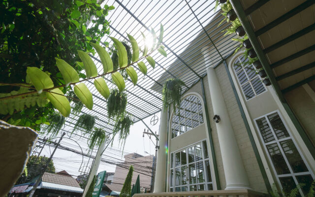 Club Tree Hotel