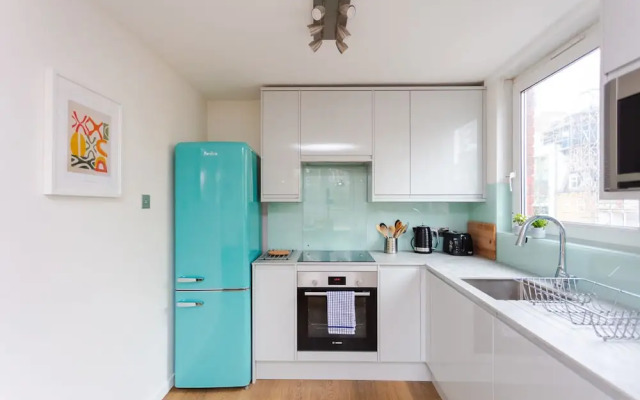 Spacious Central 3 Bedroom Apartment in Old Street