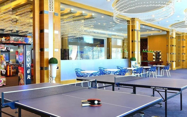 Azura Park Residence