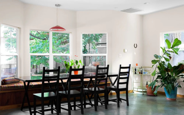 Brava House Bed and Breakfast