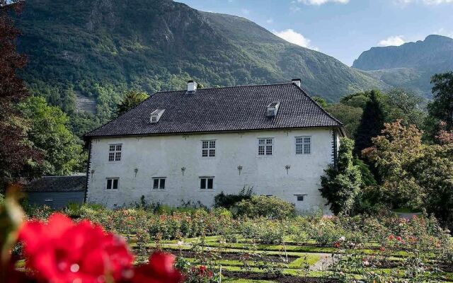 Rosendal Fjordhotel