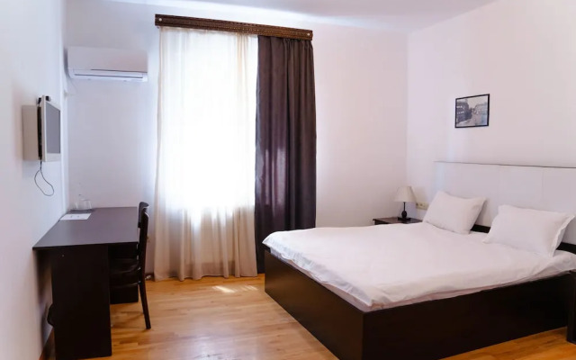 Ava Hotel
