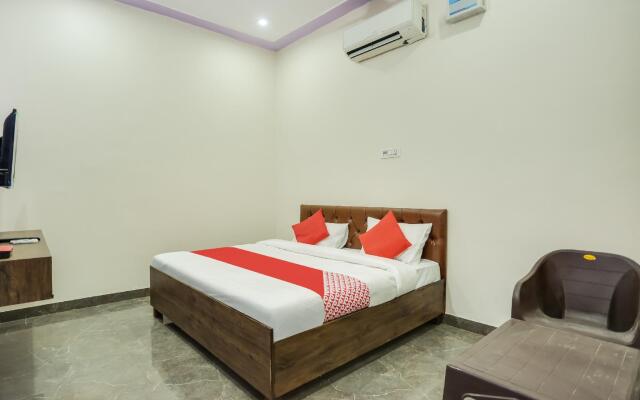 OYO 75886 Hotel Relation