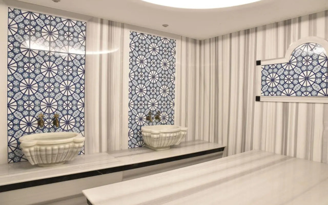 The Elegant Hotel