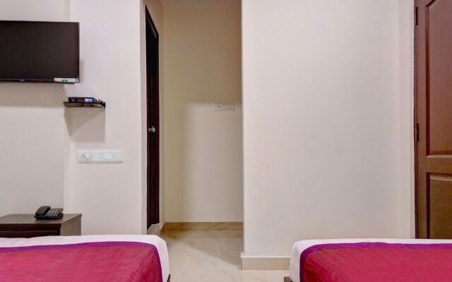 OYO 10595 Hotel Mirras