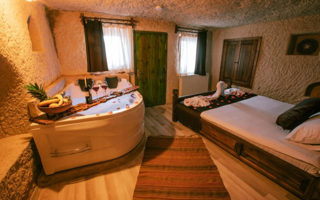 Cave Life Hotel